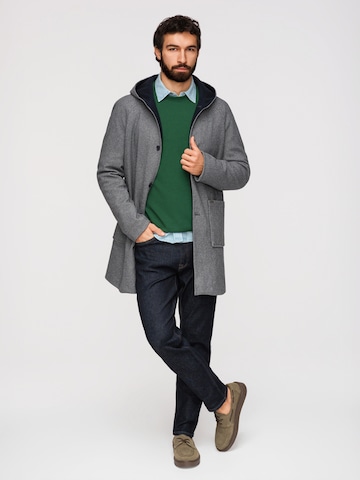 Cappotto di mezza stagione di Ombre in grigio