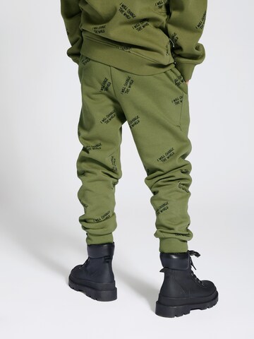 SOMETIME SOON Tapered Broek 'MILOS' in Groen