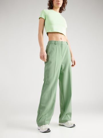 Wide leg Pantaloni con piega frontale 'LIKKA' di Y.A.S in verde