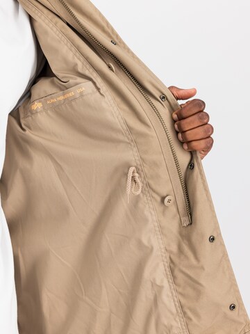 Giacca di mezza stagione 'Heritage' di ALPHA INDUSTRIES in marrone