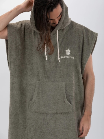 Pacifique Sud Sports robe in Green