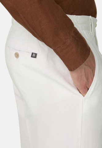 Coupe slim Pantalon Boggi Milano en blanc