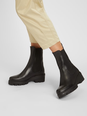 TAMARIS Chelsea Boots in Black: front