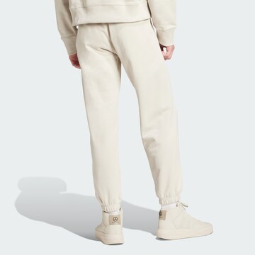 Loosefit Pantalon de sport 'MERCEDES - AMG PETRONAS FORMULA ONE TEAM PREMIUM' ADIDAS PERFORMANCE en beige