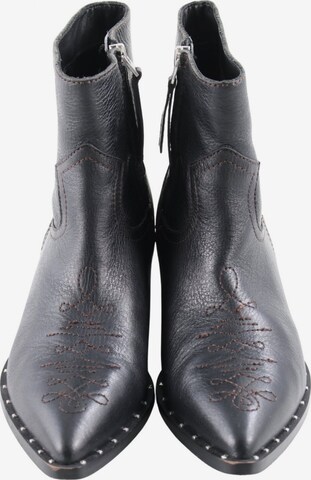 Sam Edelman Dress Boots in 37 in Black: front