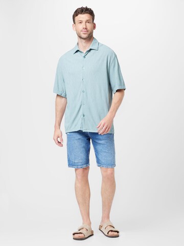 Coupe regular Chemise TOPMAN en bleu