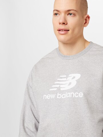 new balance Sweatshirt 'Essentials' in Grau