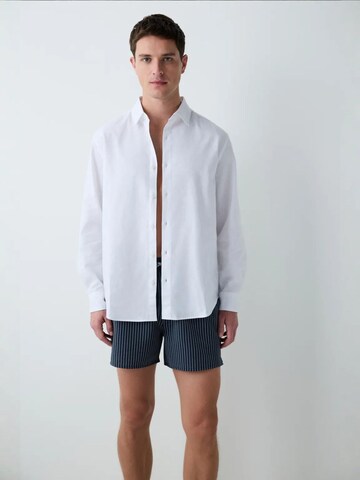 Pantaloncini da bagno 'PENTI Gestreifte Herren-Badeshorts' di Penti in blu