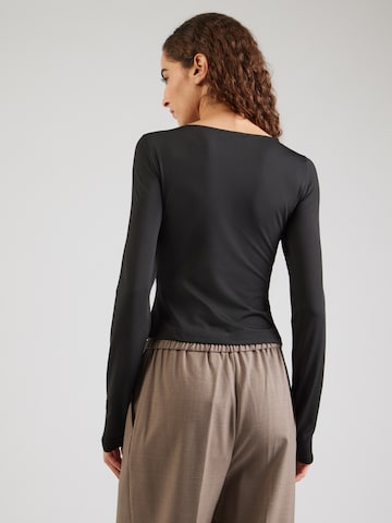 Tricou 'Antonia' de la ABOUT YOU pe negru