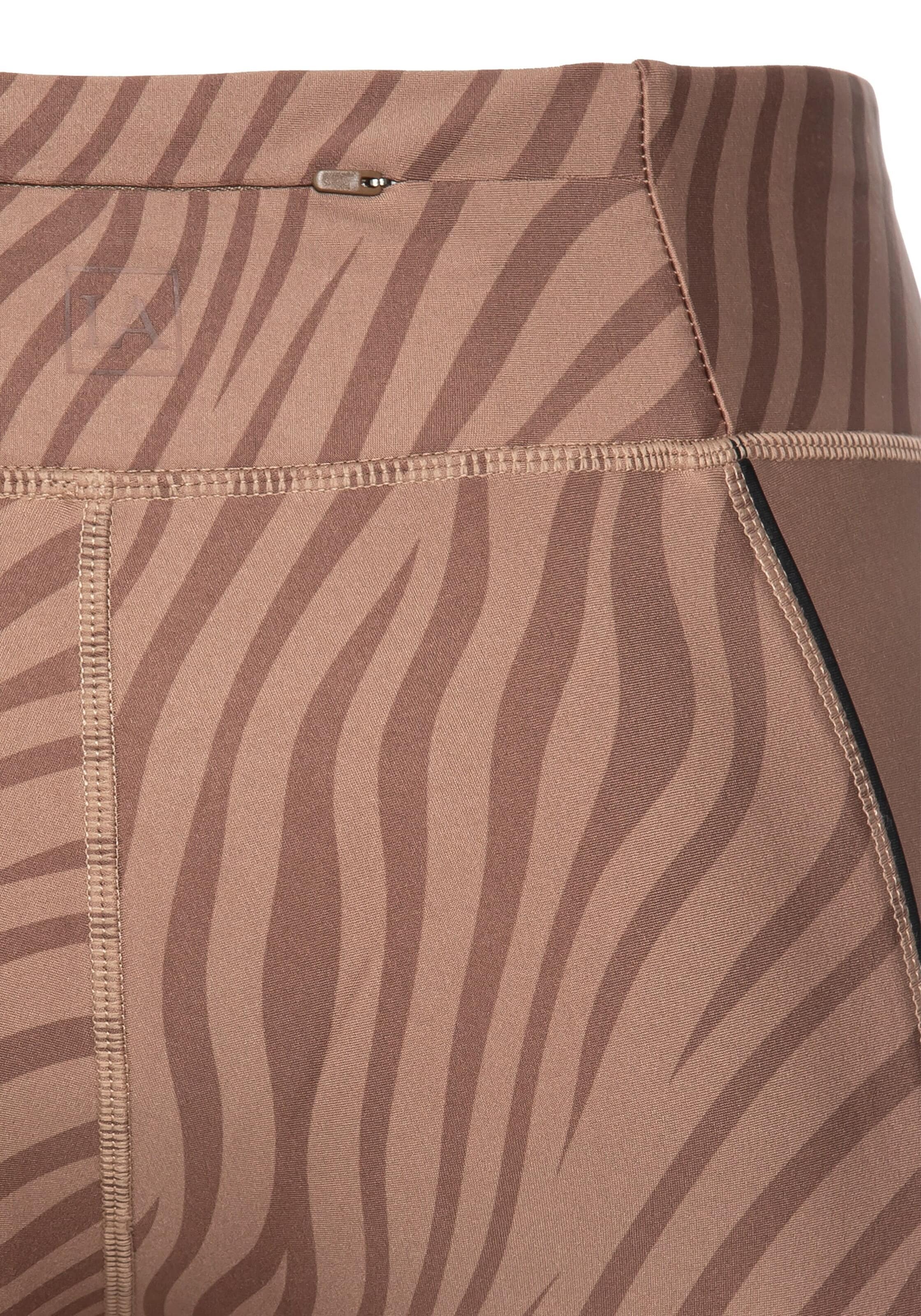 LASCANA ACTIVE Skinny Παντελόνι φόρμας σε καφέ