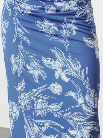 Trendyol Платье в Синий