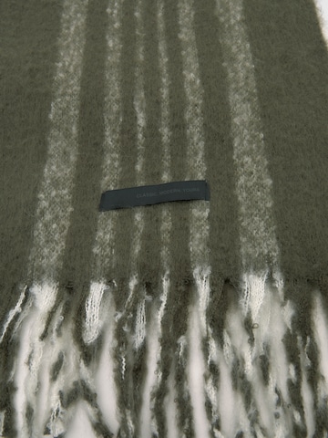 Pull&Bear Scarf in Green