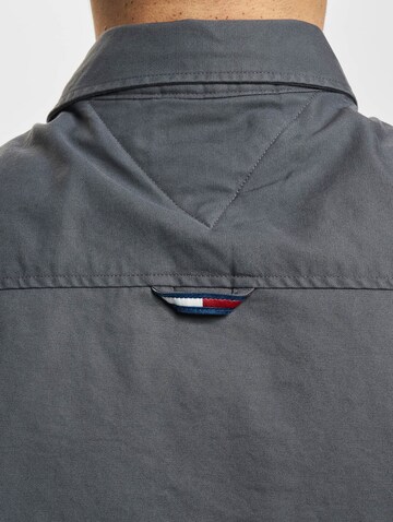 Veste mi-saison Tommy Jeans en gris