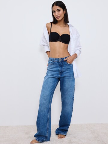 TRIUMPH - Balconette Soutien em preto