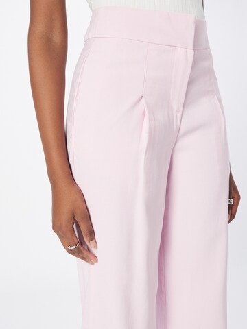 Wide leg Pantaloni cutați de la Dorothy Perkins pe roz