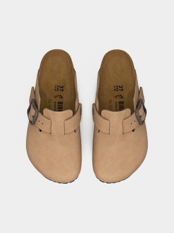 Saboţi 'Boston' de la BIRKENSTOCK pe bej