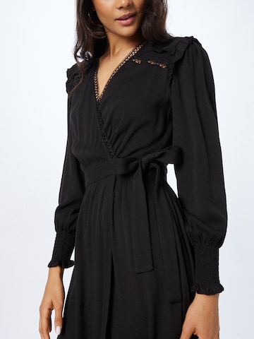 Rochie de la Suncoo pe negru