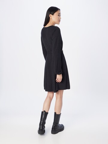 Rochie 'Mariella' de la ABOUT YOU pe gri