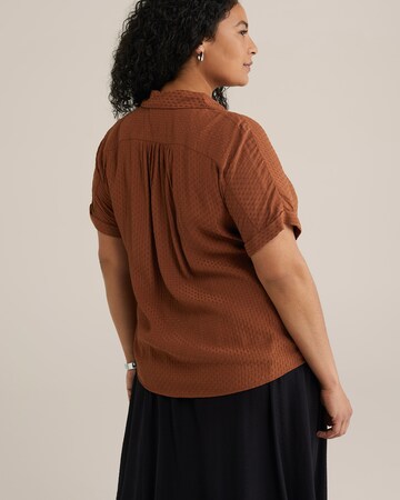 WE Fashion Blouse in Bruin