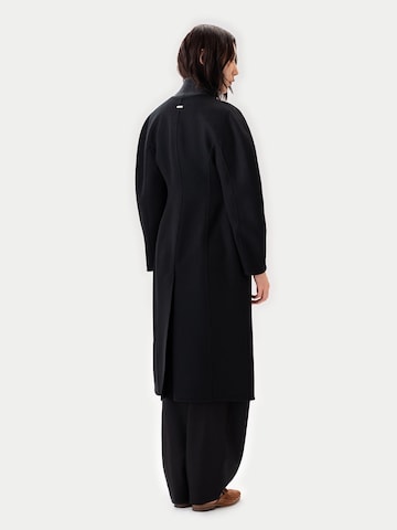 Cappotto di mezza stagione 'Oval-Sleeve Cashmere Coat' di GOBI Cashmere in nero