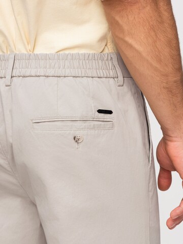 Ombre Regular Chino 'OM-PACP-0293' in Beige