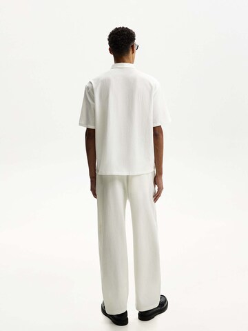 Loosefit Pantalon Bershka en blanc