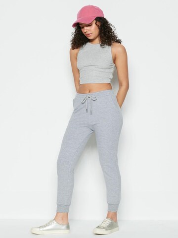 C&City Tapered Trousers in Grey