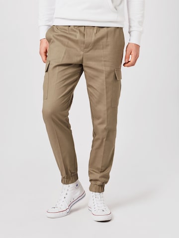 Effilé Pantalon cargo BURTON MENSWEAR LONDON en marron : devant