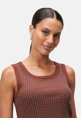 Top di zero in marrone