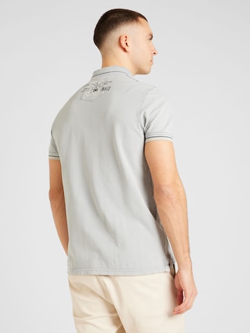 Tricou de la CAMP DAVID pe gri