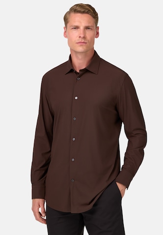 Coupe regular Chemise Boggi Milano en marron : devant