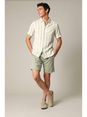 Coupe regular Chemise 'Curries' Deeluxe en vert