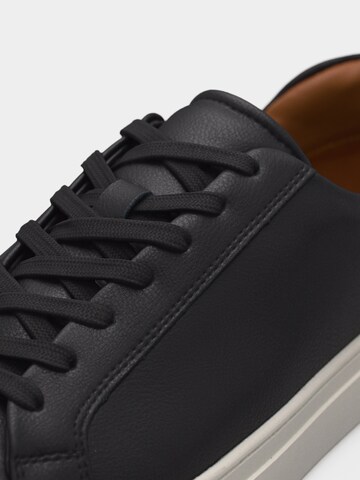CALL IT SPRING Sneakers laag 'TRABUCO' in Zwart