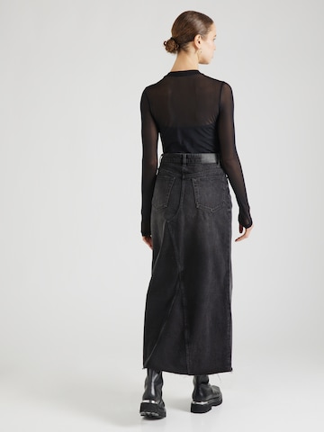 Monki Skirt in Black