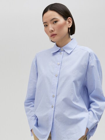 Camicia da donna di Lola Casademunt in blu: frontale