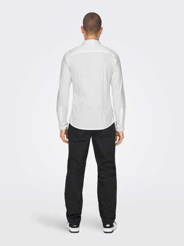 Only & Sons - Ajuste estrecho Camisa 'Miles' en blanco