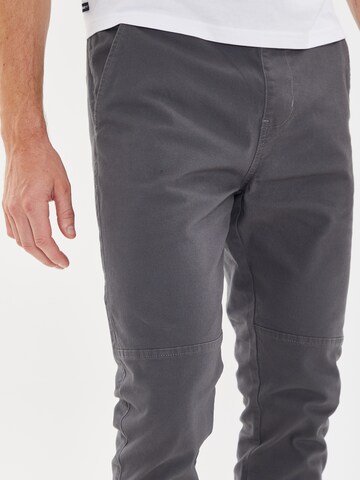 Tapered Pantaloni 'Croft' di Threadbare in grigio