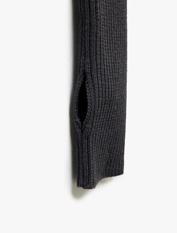 Koton Pullover in Grau