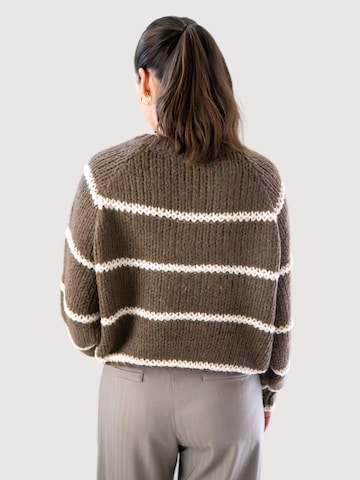 WEARABLE STORIES Pullover 'Nayla' in Grau