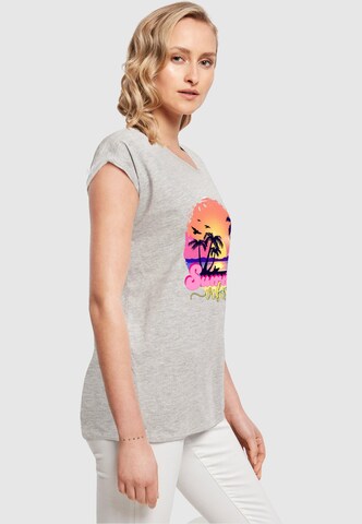 Merchcode T-Shirt 'Summer Vibes Sunset' in Grau