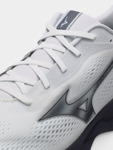 Chaussure de course 'WAVE SERENE' MIZUNO en blanc
