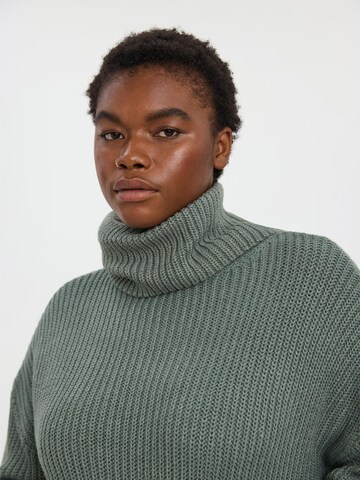 Vero Moda Curve Sweater 'Sayla' in Green