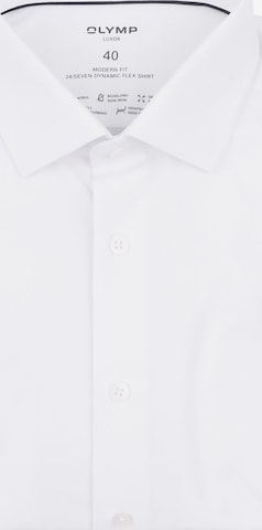 Chemise 'Luxor 24/Seven' OLYMP en blanc : devant