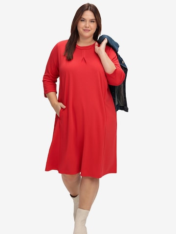 SHEEGO - Vestido em vermelho