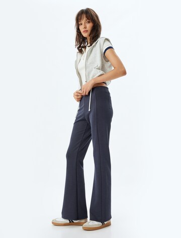 Koton Flared Broek in Blauw