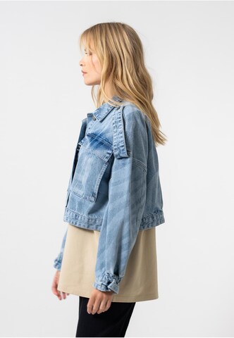 Veste mi-saison 'Oona' OH APRIL en bleu