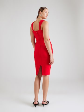 Rochie de cocktail de la Lipsy pe roșu