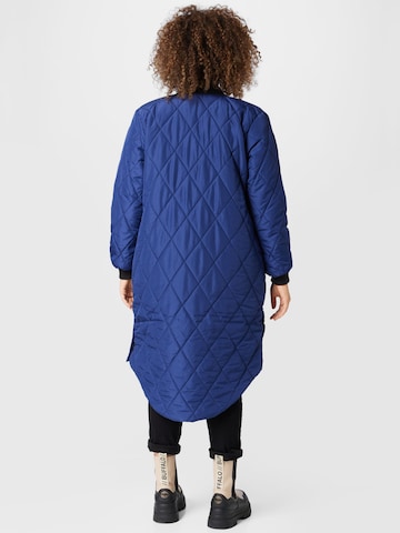 Veste mi-saison 'Carrot' ONLY Carmakoma en bleu