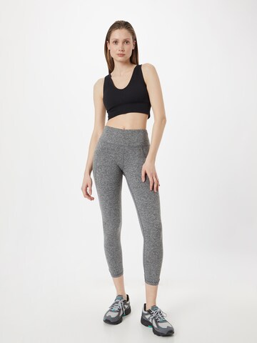 Skinny Pantaloni sportivi di Marika in grigio