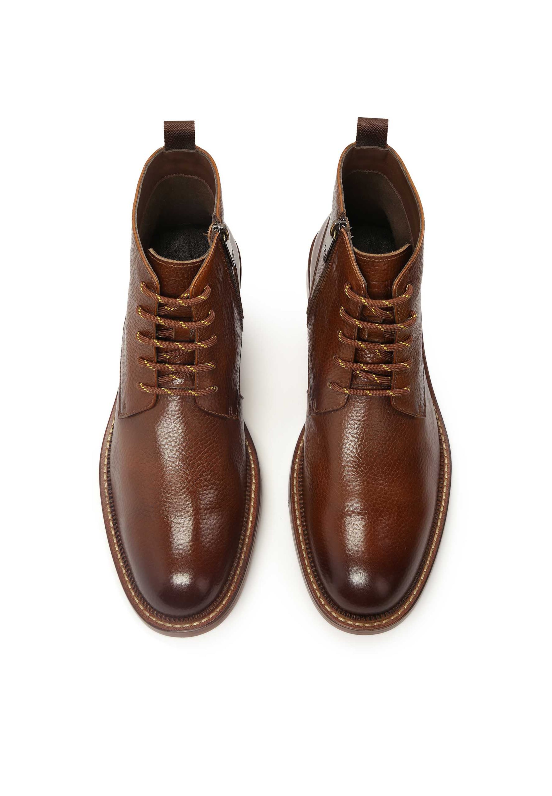 Kazar Boots med snörning i brun